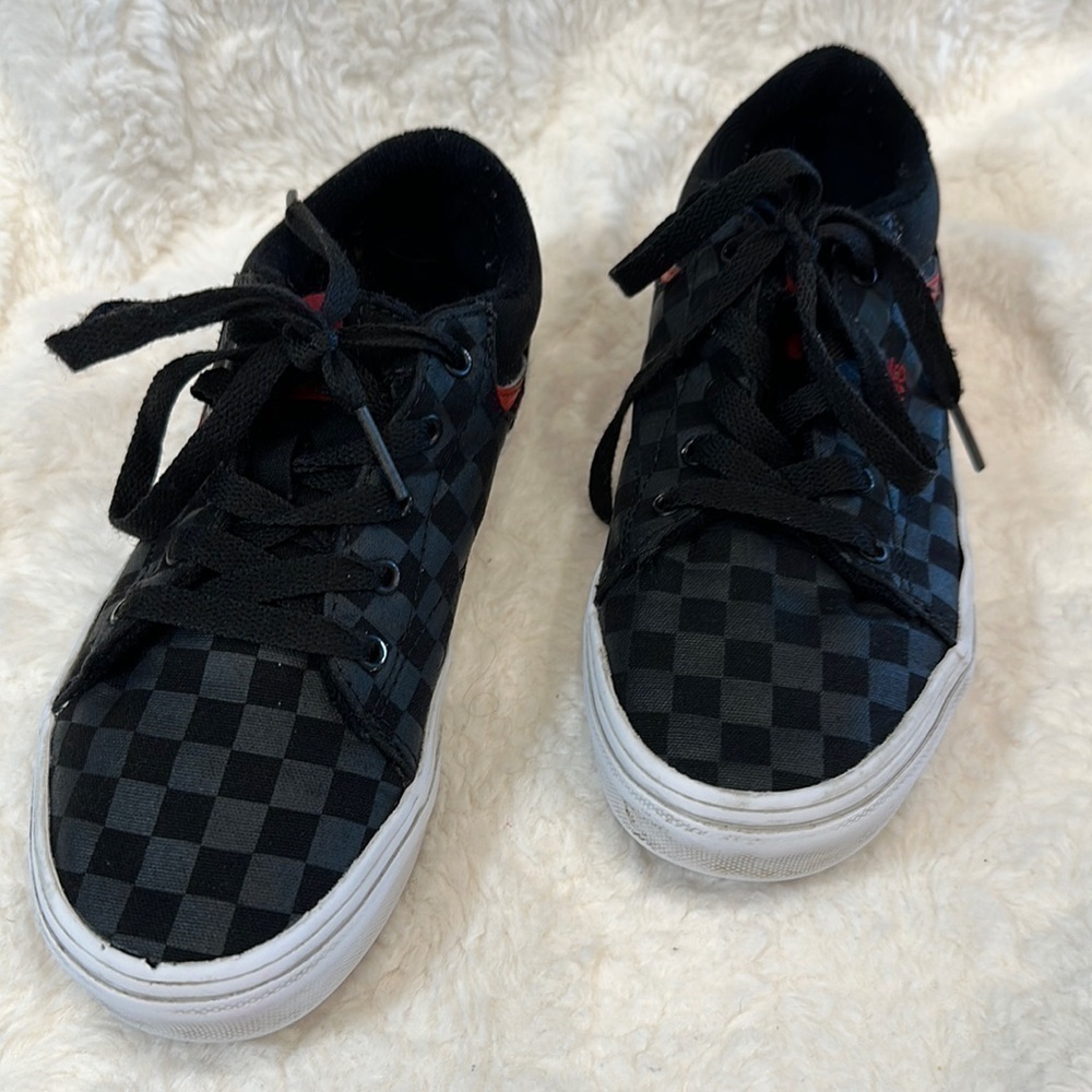 Vans seldan skate lace up black checkered canvas 2.0 US youth shoes